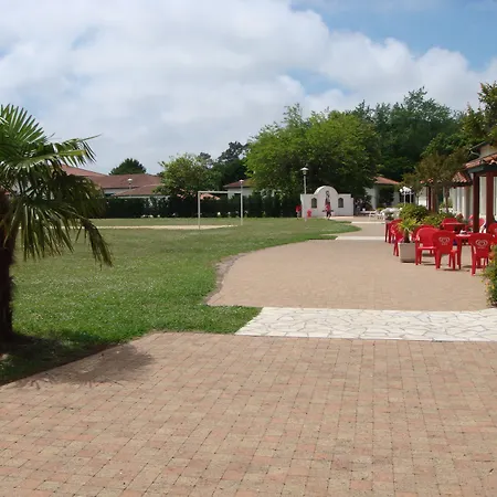 פארק נופש Domaine Du Pignada *