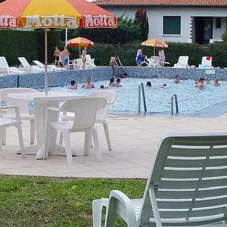 פארק נופש Domaine Du Pignada *